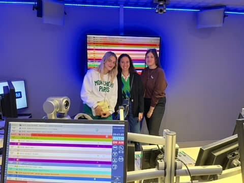 Plateau radio Contact FM — équipe on air